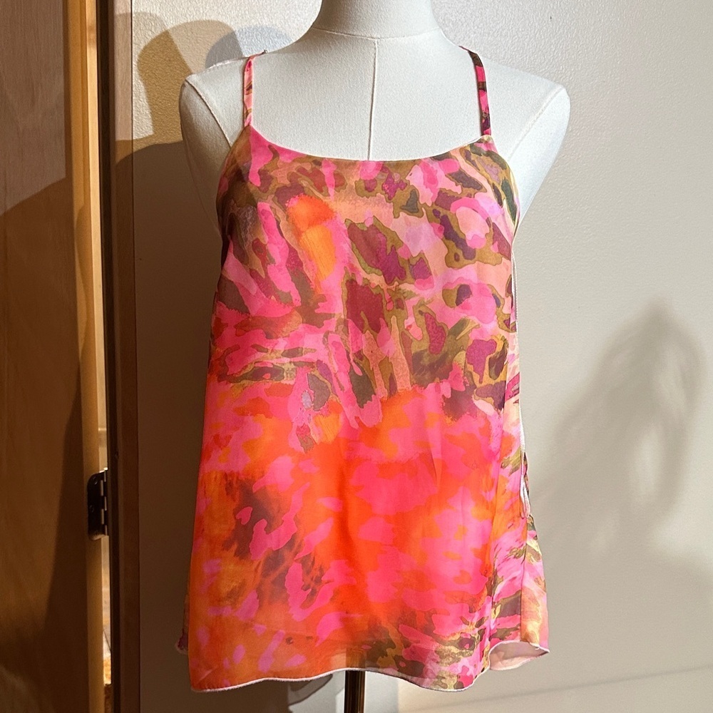 Jennifer Lopez Vibrant Pink and Orange tank
